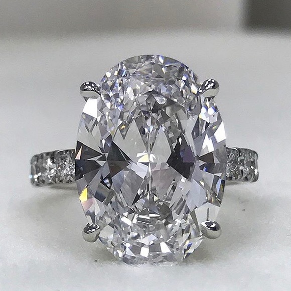 ¥ NEW “18K Oval Cut Diamond Sterling Silver Ring - Picture 4 of 6